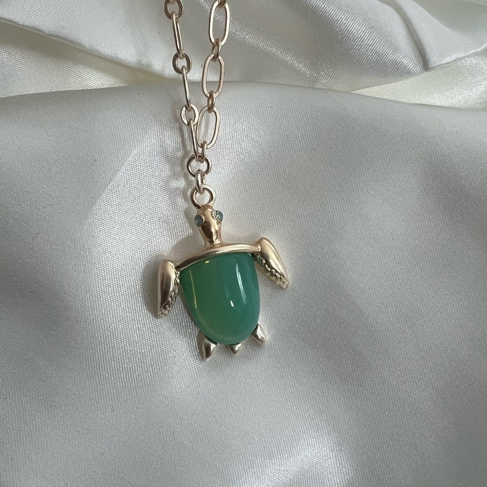 SPARTINA 449 Sea turtle pendant necklace NWOT
